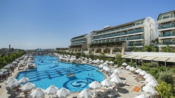 Crystal Waterworld Resort & Spa Hotel