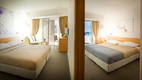 Hotel Aminess Maestral 2x2 fős családi szobák, erkélyes, tenger oldali