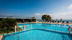 Hotel Mediterranean Beach Resort medence