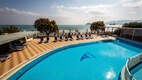 Hotel Mediterranean Beach Resort medence