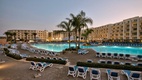 Hotel Seabank Resort + Spa 