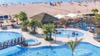 Hotel Tahiti Playa medencék a tengerparttal