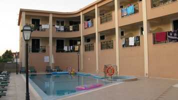 Timos aparthotel Laganas G  r  gorsz  g Nyaral  s