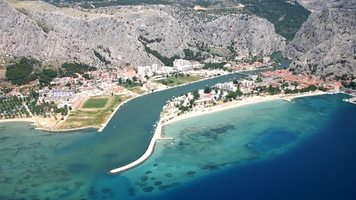 Omis nyaralás