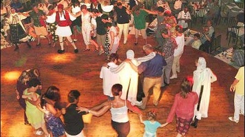 Görög est Korfun - zenével, vacsorával, táncosokkal